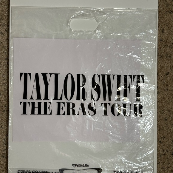 Taylor Swift Eras Tour Black Hoodie Small - Picture 10 of 12